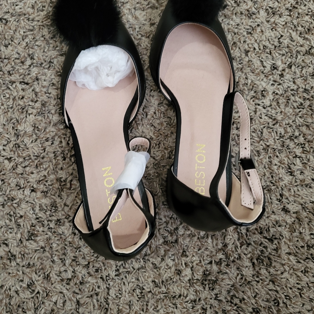 Shoes - Picture 4 of 6
